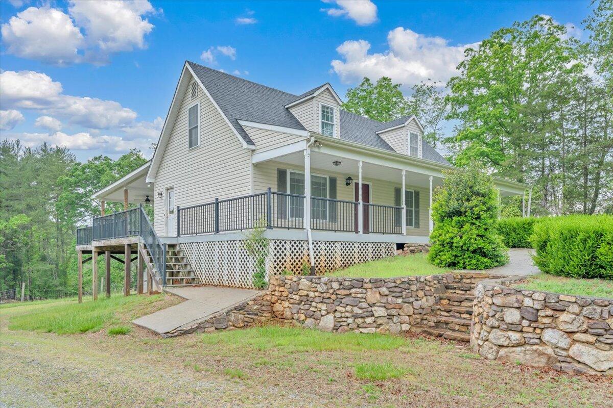 420 Juniper Road Hardy, VA 24101 - Photo 2 of 45 02-MIB01518