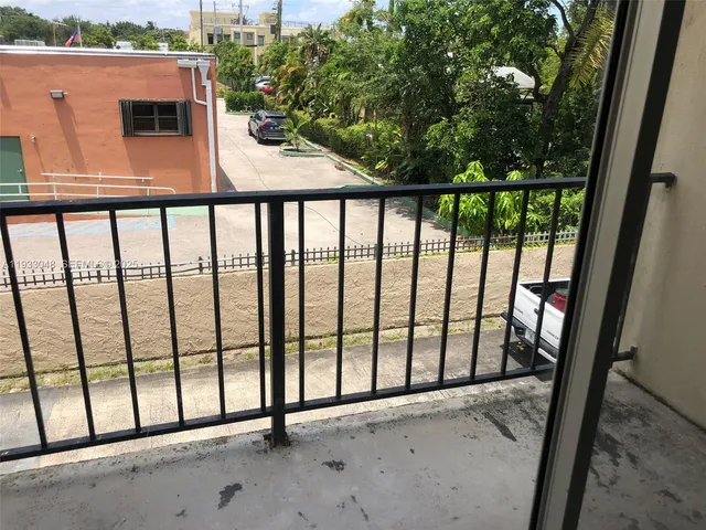 $1,700 | 555 Northeast 123rd Street, Unit 212B, North Miami, FL 33161