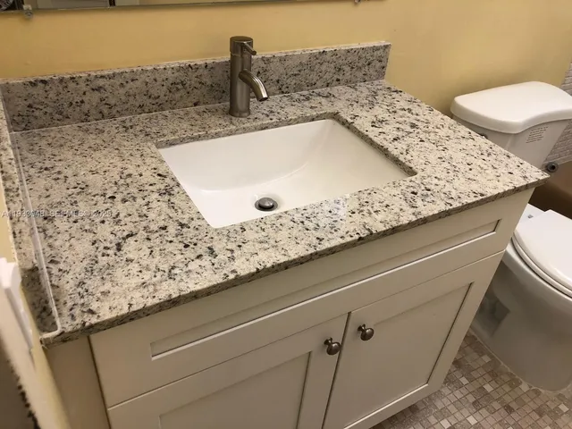 $1,700 | 555 Northeast 123rd Street, Unit 212B, North Miami, FL 33161