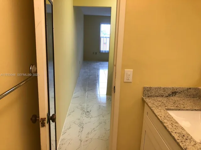 $1,700 | 555 Northeast 123rd Street, Unit 212B, North Miami, FL 33161