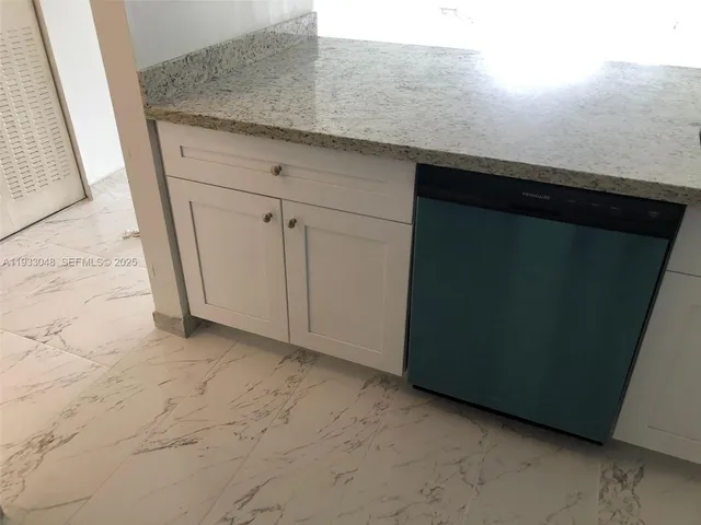 $1,700 | 555 Northeast 123rd Street, Unit 212B, North Miami, FL 33161