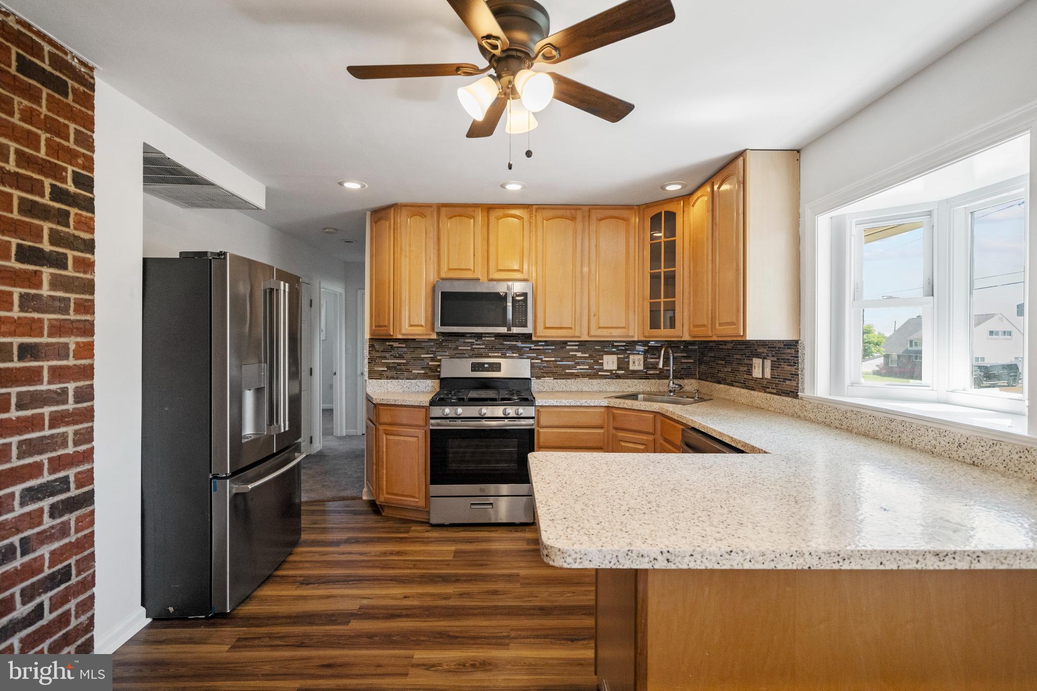735 Alburger Avenue Philadelphia, PA 19115 - Photo 2 of 47 Gallery Image 2