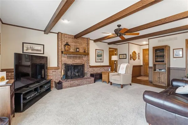 $649,000 | 1104 East Park Road, Garnett, KS 66032
