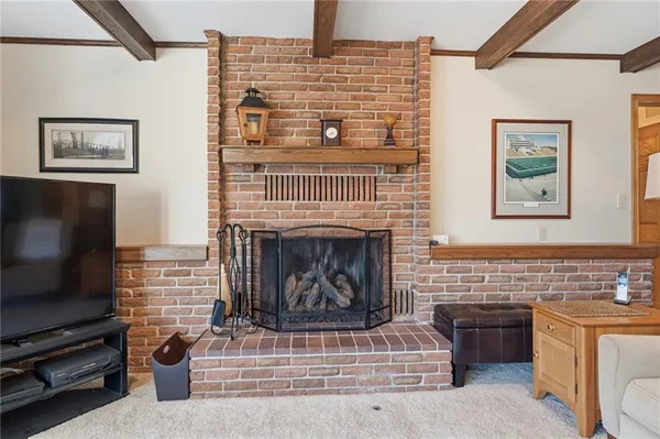 $649,000 | 1104 East Park Road, Garnett, KS 66032