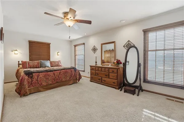 $649,000 | 1104 East Park Road, Garnett, KS 66032
