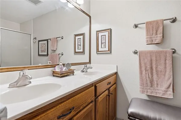 $649,000 | 1104 East Park Road, Garnett, KS 66032
