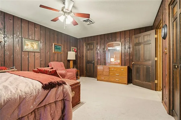 $649,000 | 1104 East Park Road, Garnett, KS 66032