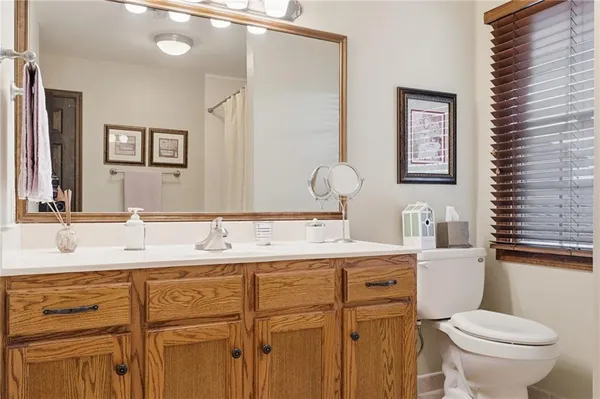 $649,000 | 1104 East Park Road, Garnett, KS 66032