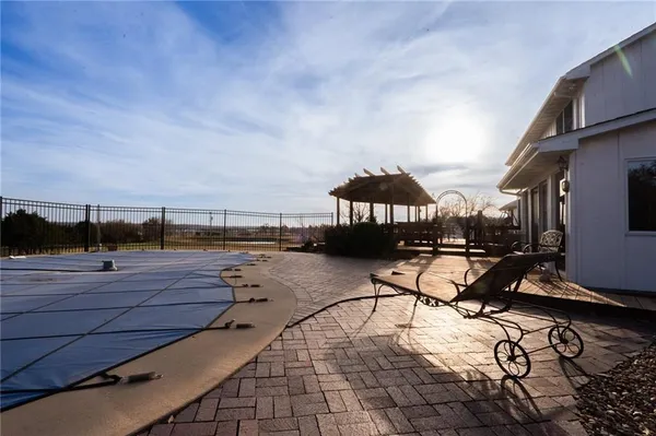 $649,000 | 1104 East Park Road, Garnett, KS 66032