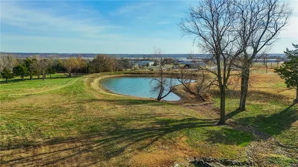 $649,000 | 1104 East Park Road, Garnett, KS 66032