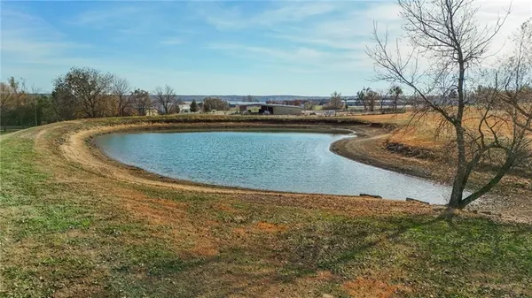 $649,000 | 1104 East Park Road, Garnett, KS 66032