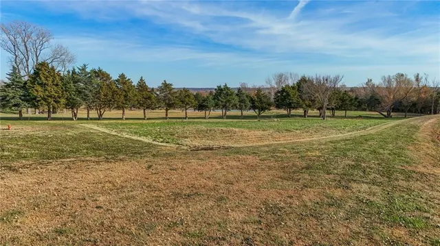 $799,000 | 1104 East Park Road, Garnett, KS 66032