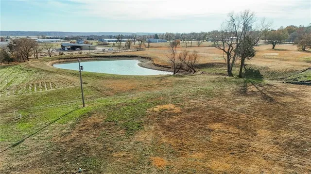 $799,000 | 1104 East Park Road, Garnett, KS 66032