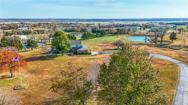 $799,000 | 1104 East Park Road, Garnett, KS 66032
