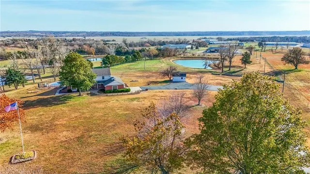$799,000 | 1104 East Park Road, Garnett, KS 66032