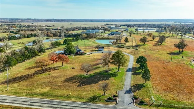 $799,000 | 1104 East Park Road, Garnett, KS 66032