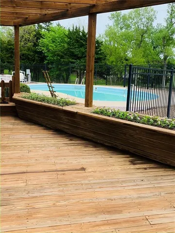 $799,000 | 1104 East Park Road, Garnett, KS 66032