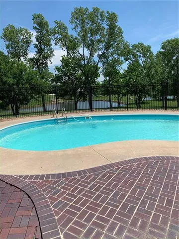 $799,000 | 1104 East Park Road, Garnett, KS 66032