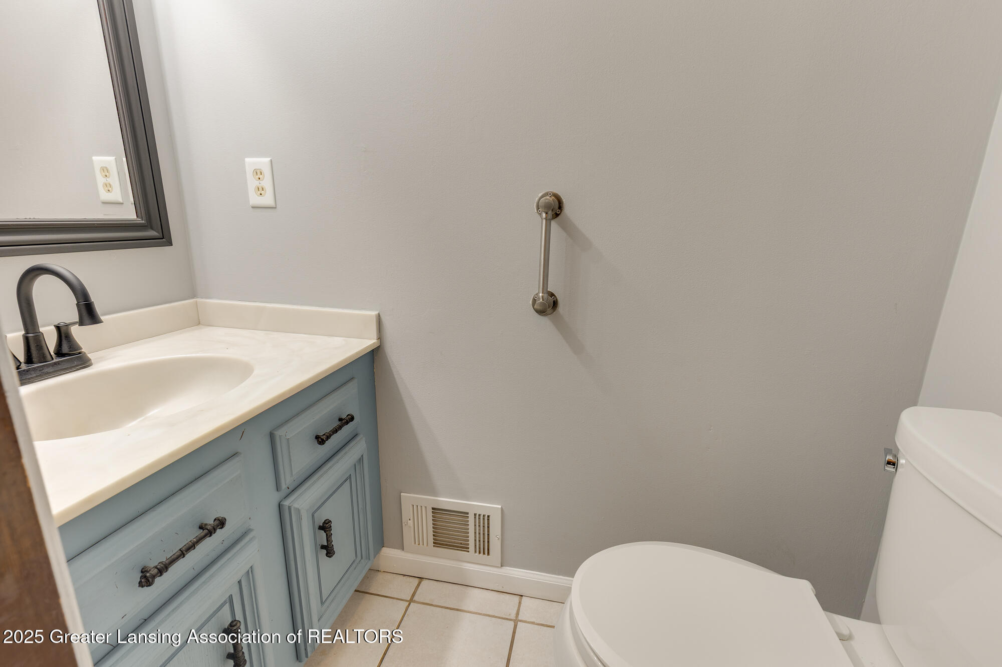 650 North Waverly Road Dimondale, MI 48821 - Photo 16 of 46 650_Waverly_PAULA-39