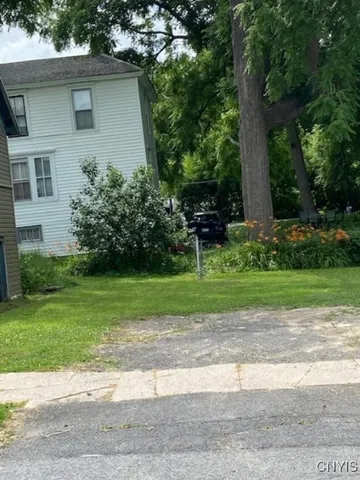 $11,000 | 409 Prospect Street, Watertown, NY 13601