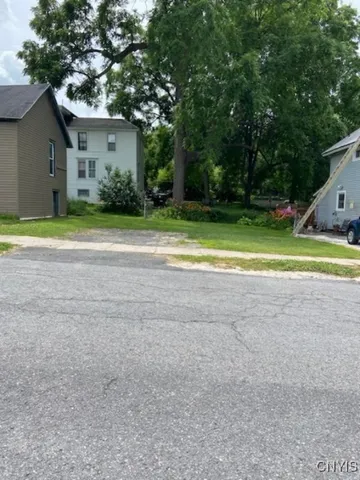 $11,000 | 409 Prospect Street, Watertown, NY 13601