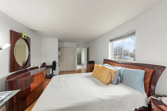 $199,000 | 5200 Carriageway Drive, Unit 101, Rolling Meadows, IL 60008