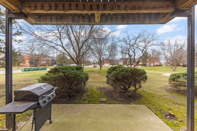 $199,000 | 5200 Carriageway Drive, Unit 101, Rolling Meadows, IL 60008