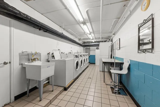 $199,000 | 5200 Carriageway Drive, Unit 101, Rolling Meadows, IL 60008