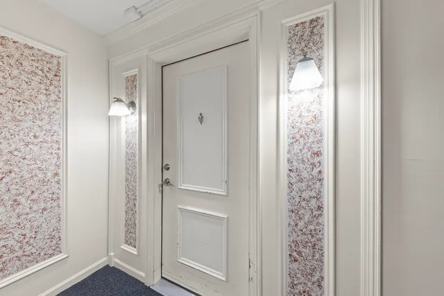 $199,000 | 5200 Carriageway Drive, Unit 101, Rolling Meadows, IL 60008