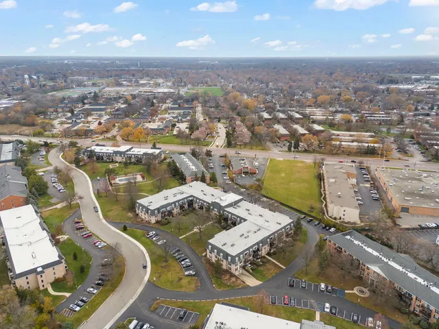 $199,000 | 5200 Carriageway Drive, Unit 101, Rolling Meadows, IL 60008