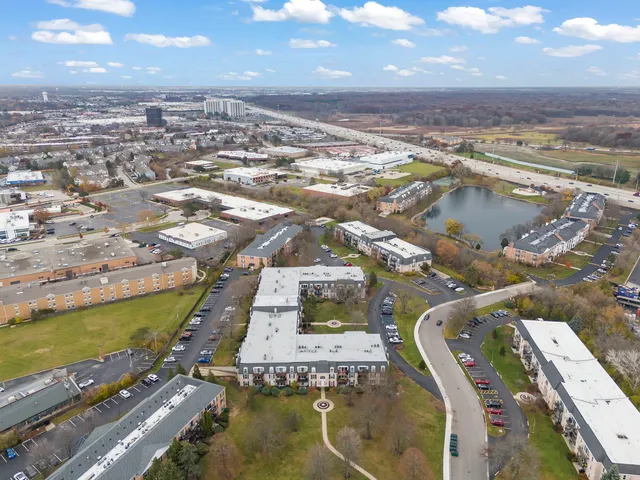 $199,000 | 5200 Carriageway Drive, Unit 101, Rolling Meadows, IL 60008