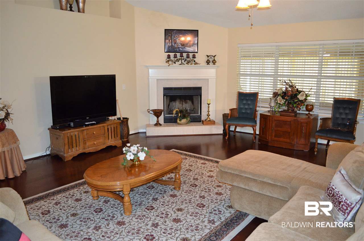 12458 Capulet Drive Foley, AL 36535 - Photo 8 of 27 Living Room