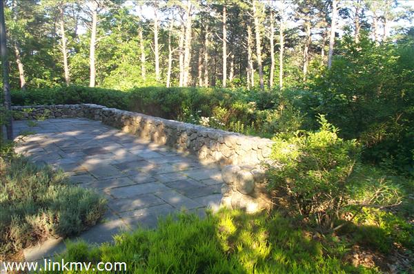 40 Plum Bush Point Road West Tisbury, MA 02568 - Photo 6 of 31 http://d1qzqeyxiitrap.cloudfront.net/photos/23297/600/984240c0.jpg