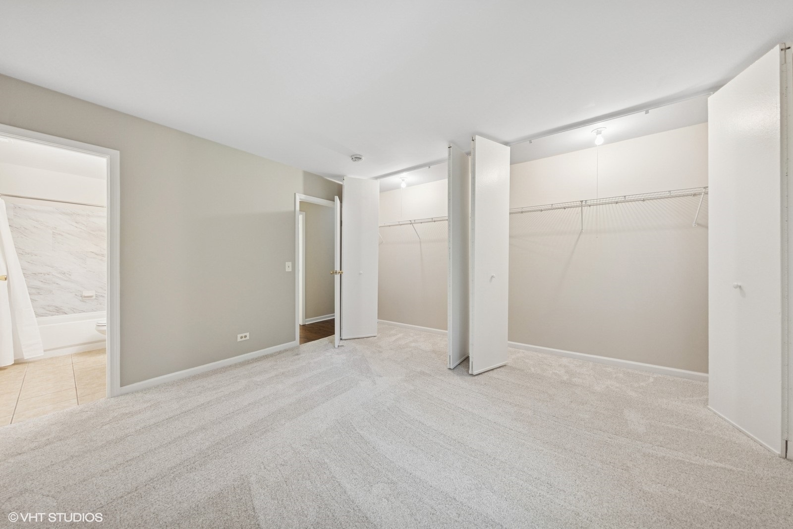 5900 Forest View Road, Unit 2A Lisle, IL 60532 - Photo 15 of 24 a view of an empty room