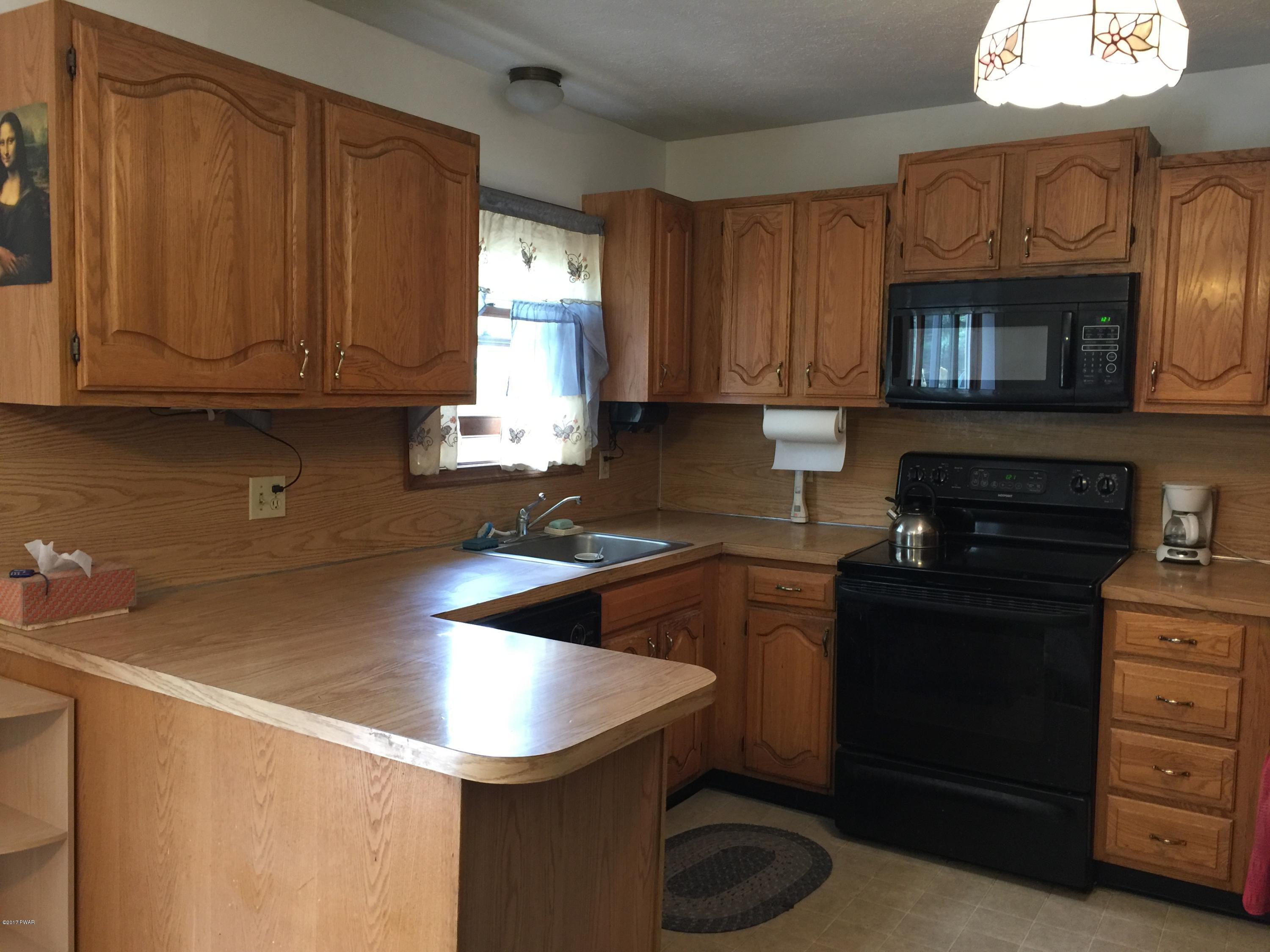 101 Rustic Way Milford, PA 18337 - Photo 6 of 17 IMG_1359
