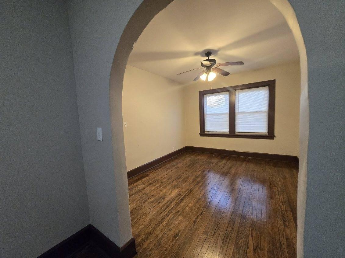 1515 Taylor Avenue, Unit 2 Racine, WI 53403 - Photo 6 of 17 Living Room