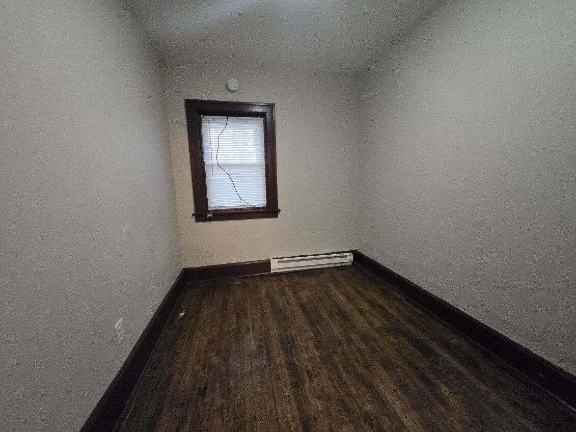 1515 Taylor Avenue, Unit 2 Racine, WI 53403 - Photo 10 of 17 Bedroom #1