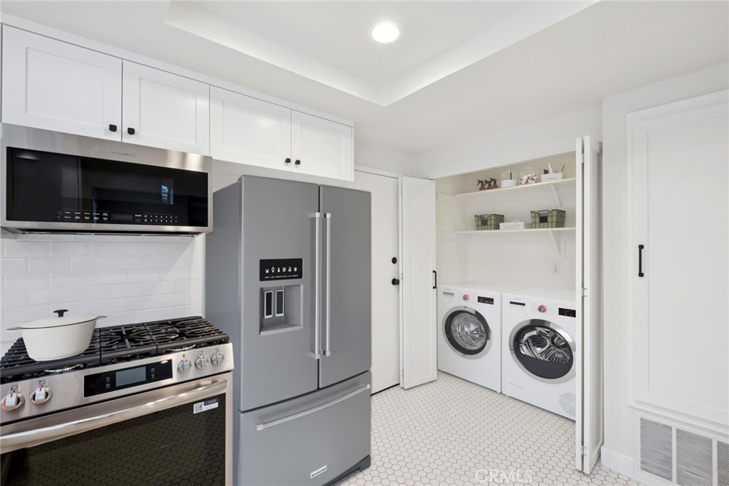 505 St Andrews Road, Unit 1 Newport Beach, CA 92663 - Photo 3 of 20