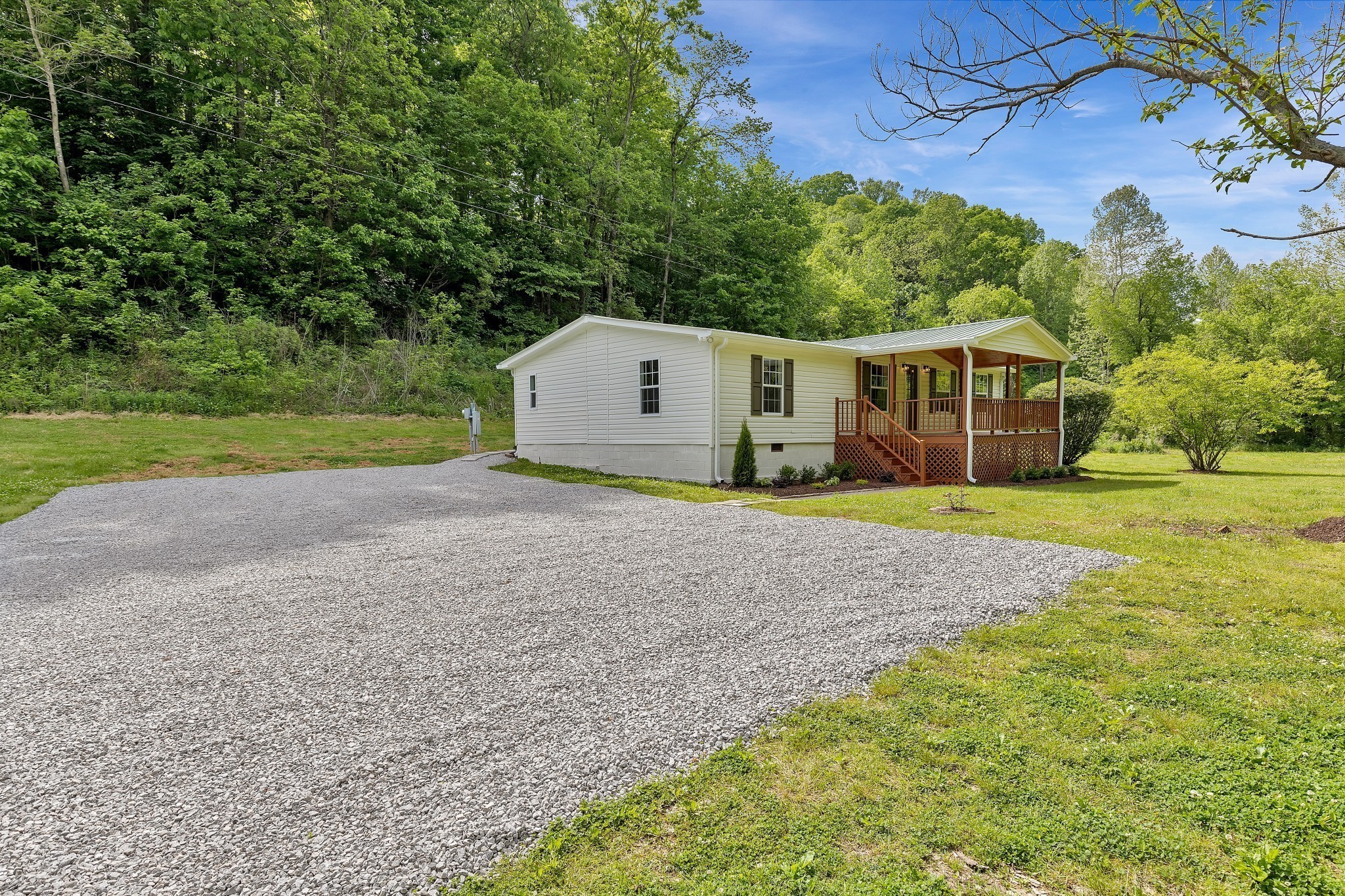 3743 Sulphur Springs Branch Road Columbia, TN 38401 - Photo 3 of 32 Large parking area!