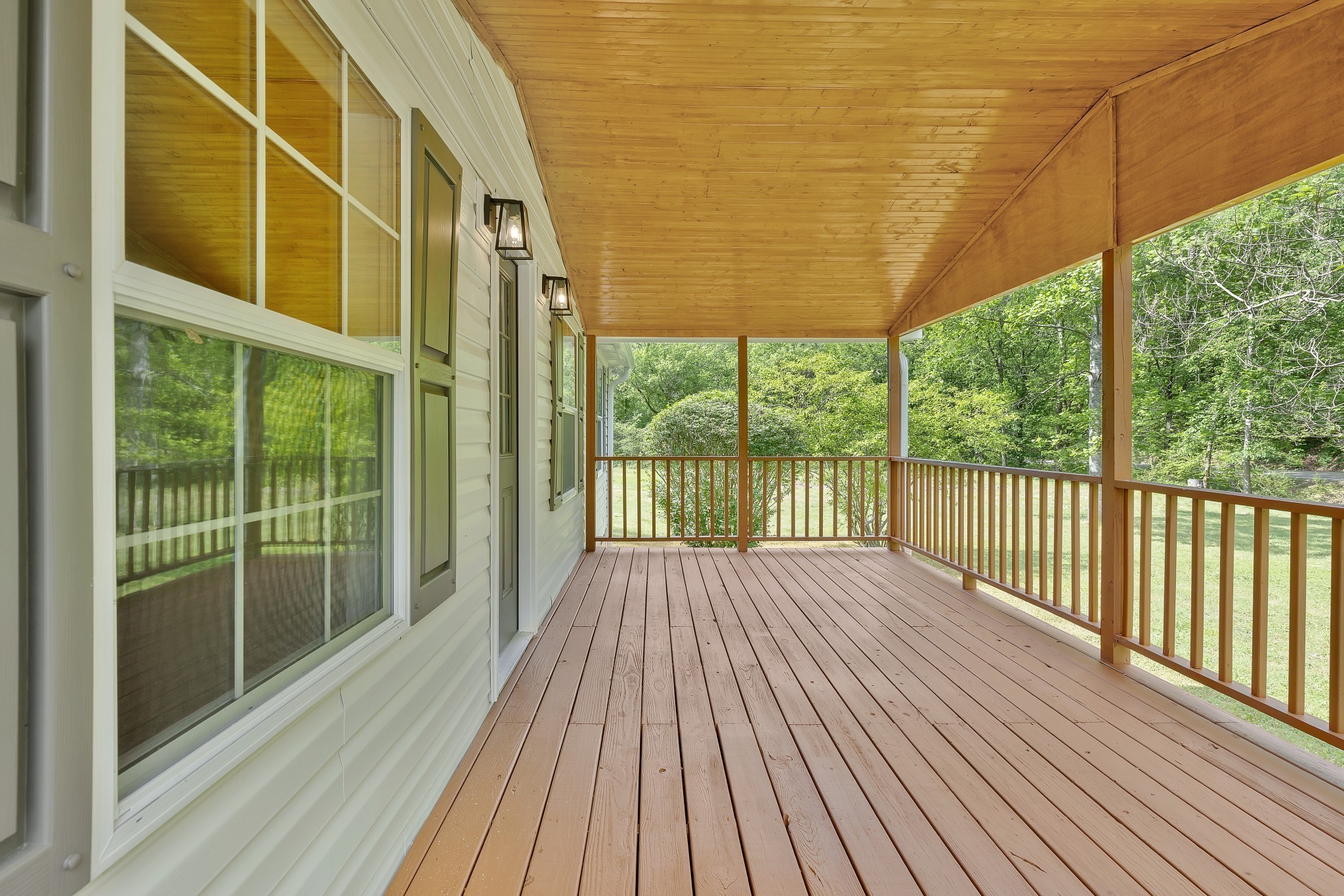 3743 Sulphur Springs Branch Road Columbia, TN 38401 - Photo 8 of 32 Large Porch! Ready to Rock!