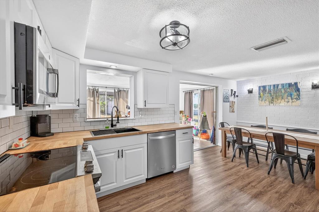 5404 Front Drive Holiday, FL 34690 - Photo 6 of 25