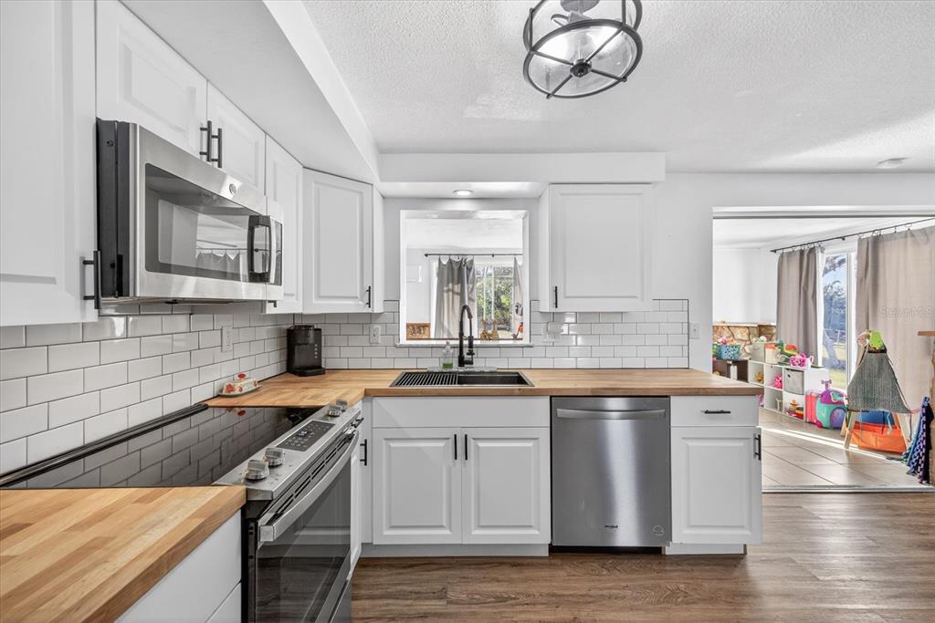 5404 Front Drive Holiday, FL 34690 - Photo 7 of 25