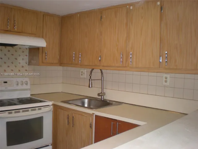 $1,700 | 5855 Washington Street, Unit 92, Hollywood, FL 33023