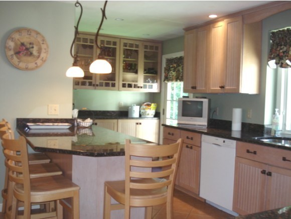 6 Holt Road Amherst, NH 03031 - Photo 3 of 28