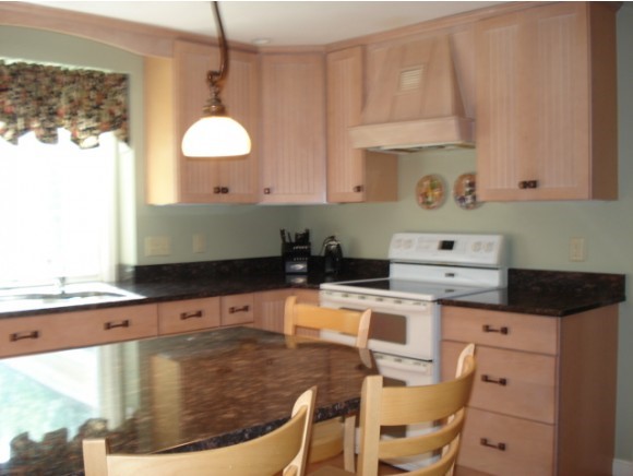 6 Holt Road Amherst, NH 03031 - Photo 5 of 28