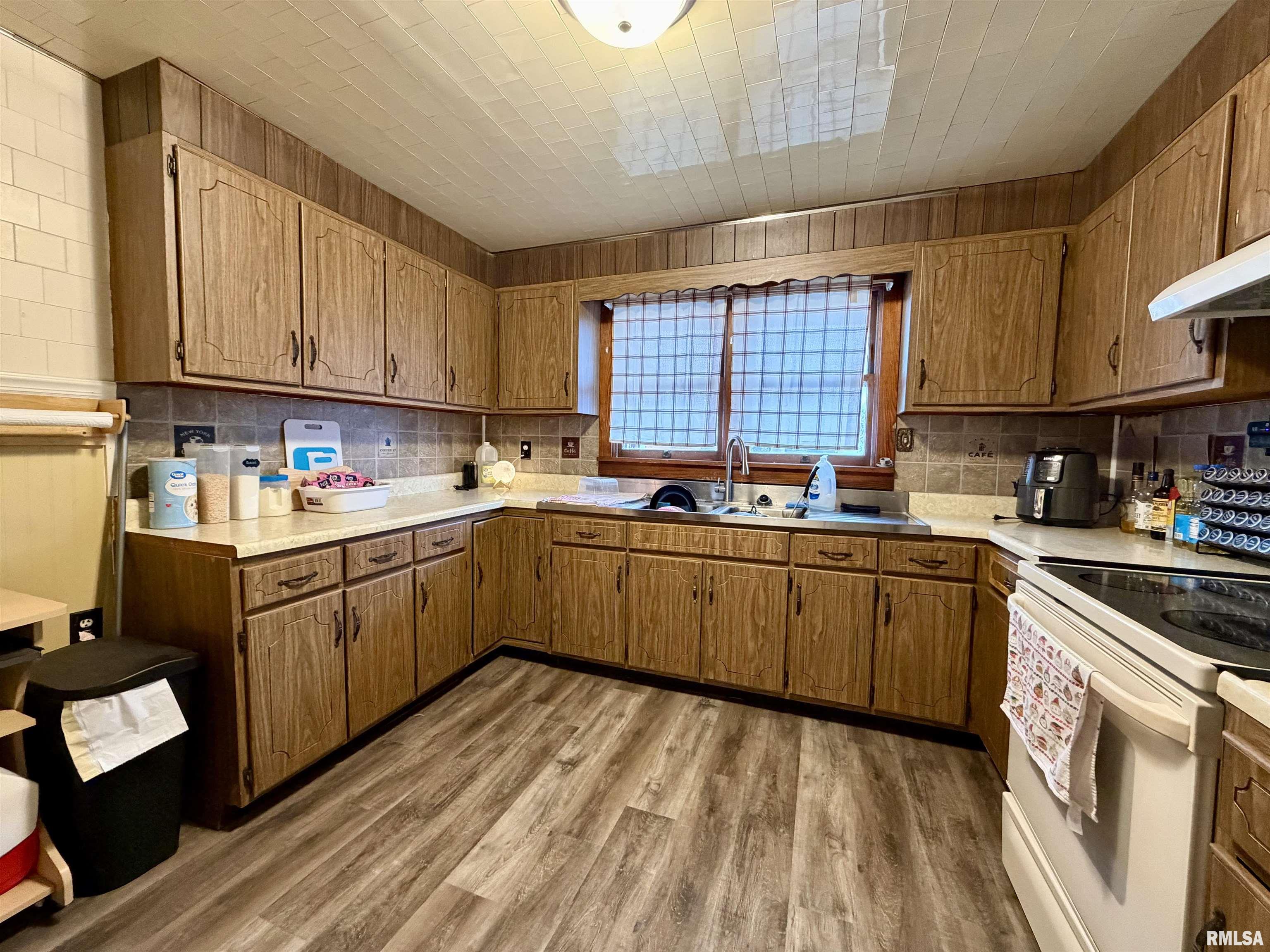 312 North Main Street Harrisburg, IL 62946 - Photo 7 of 34