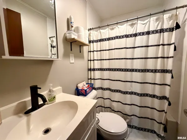 $109,000 | 312 North Main Street, Harrisburg, IL 62946