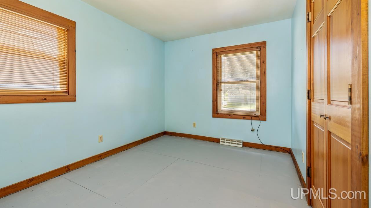 830 Mullen Street Quinnesec, MI 49876 - Photo 11 of 27