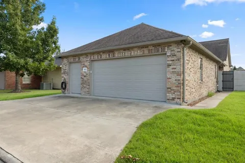 $379,000 | 5822 Shining Way, Lake Charles, LA 70605