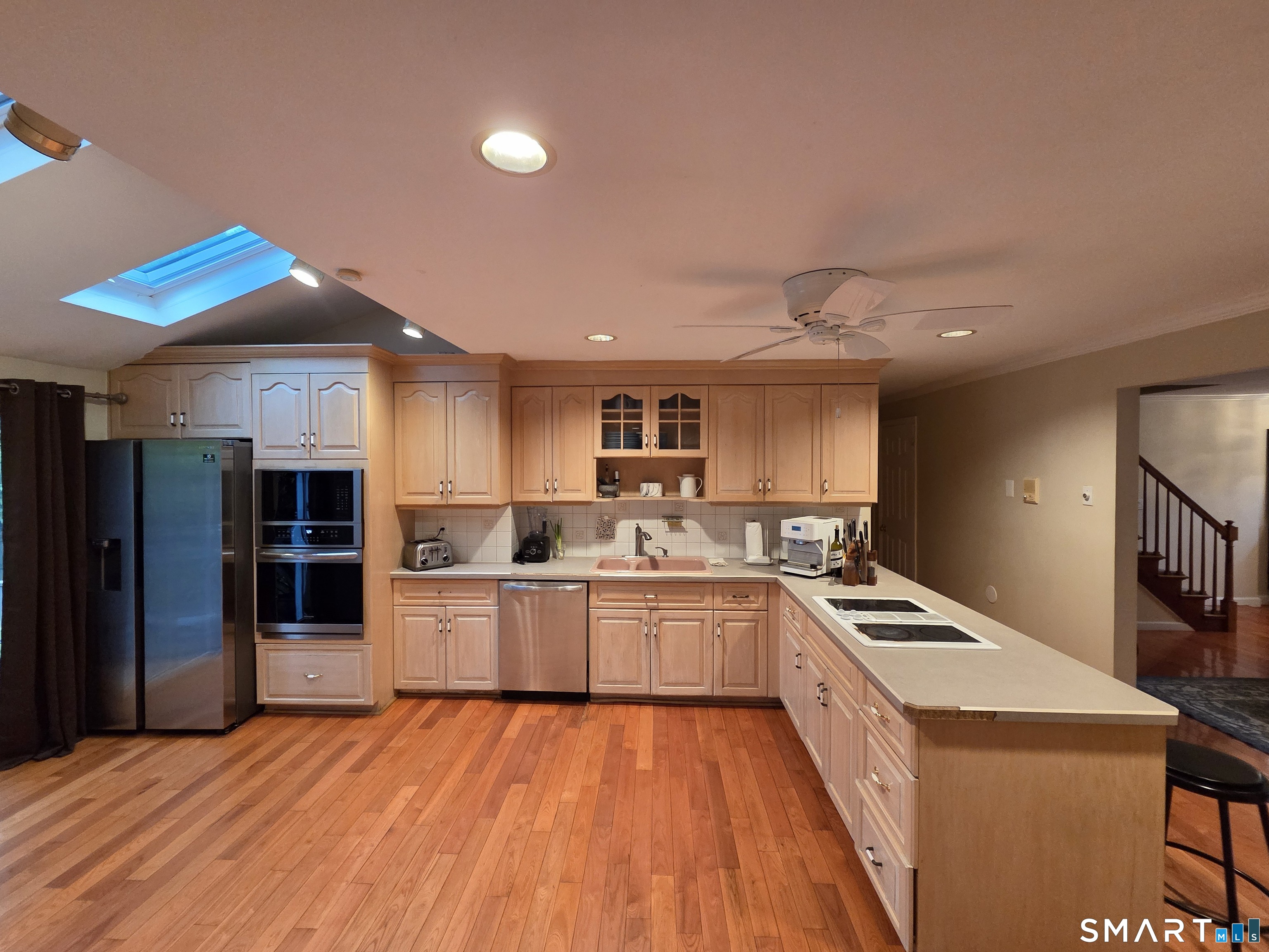 156 Fieldcrest Road Fairfield, CT 06825 - Photo 13 of 26